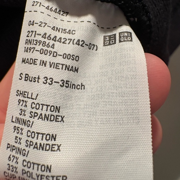 Uniqlo Black Crop Top - Picture 5 of 5